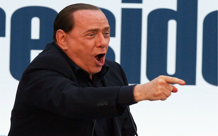 "Siete ancora oggi, e come sempre, dei poveri comunisti": l'indimenticabile staffilata di Berlusconi (Video)