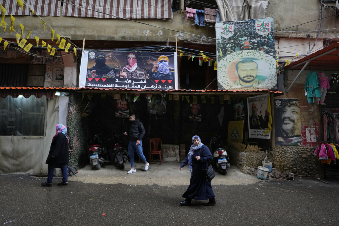 Abu Mazen vuole disarmare i campi palestinesi in Libano | il manifesto